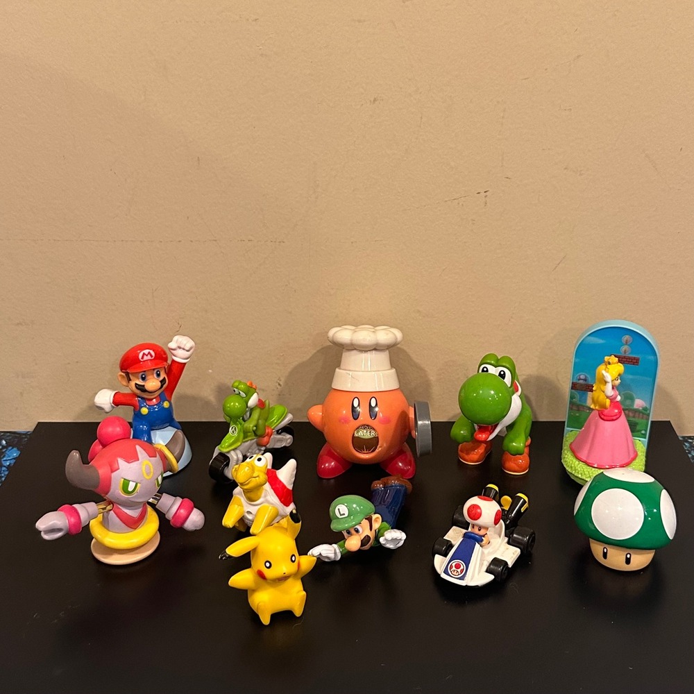Nintendo Pokemon Toy Figure Lot